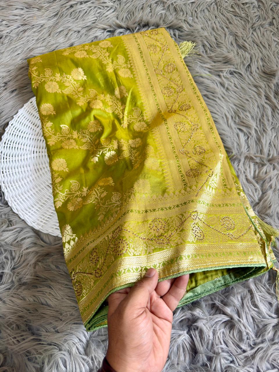 SA-7078 BANARASI SILK SAREE WITH RICH PALLU AND BEAUTIFUL LAHERIA DESIGN WITH BMC SIROSKI WORK WITH PIPING AND TASSELS