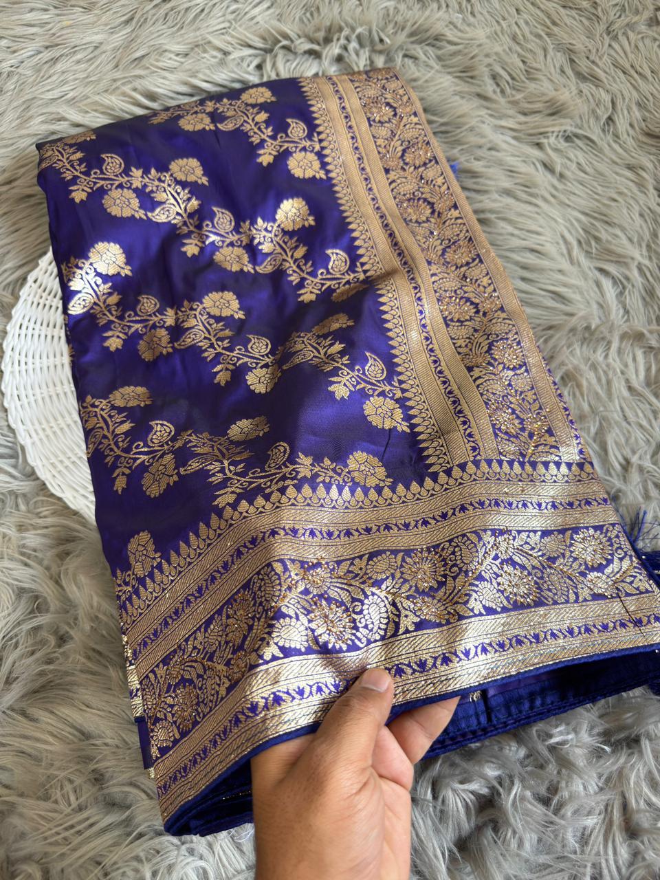 SA-7078 BANARASI SILK SAREE WITH RICH PALLU AND BEAUTIFUL LAHERIA DESIGN WITH BMC SIROSKI WORK WITH PIPING AND TASSELS