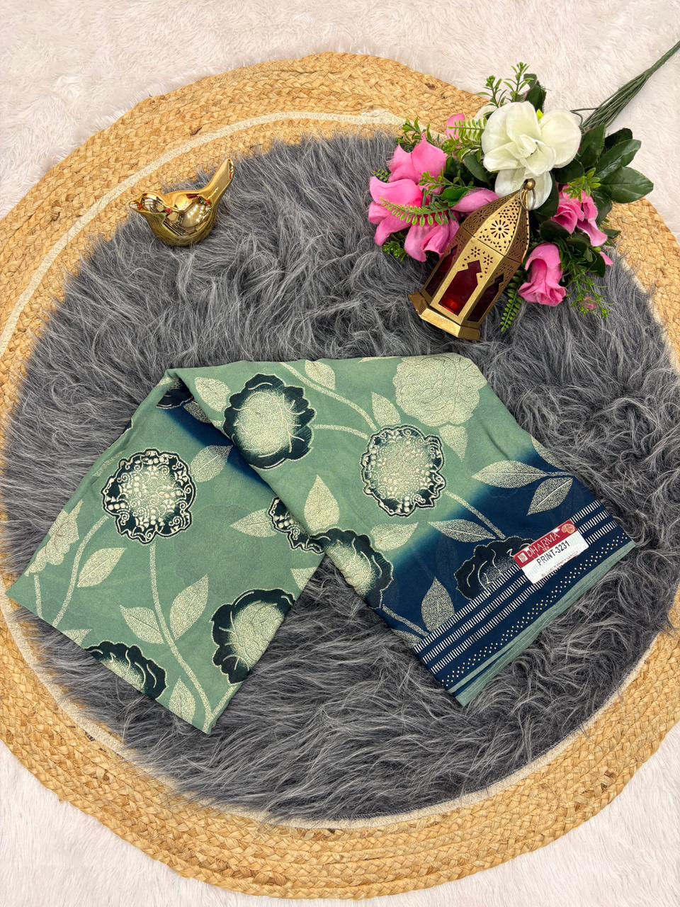 PRINT-3231 STAR GEORGETTE FABRIC SAREE WITH BEAUTIFUL PALLU WITH BEAUTIFUL FLOER PTINT ON SAREE WITH PIPING AND BLOUSE
