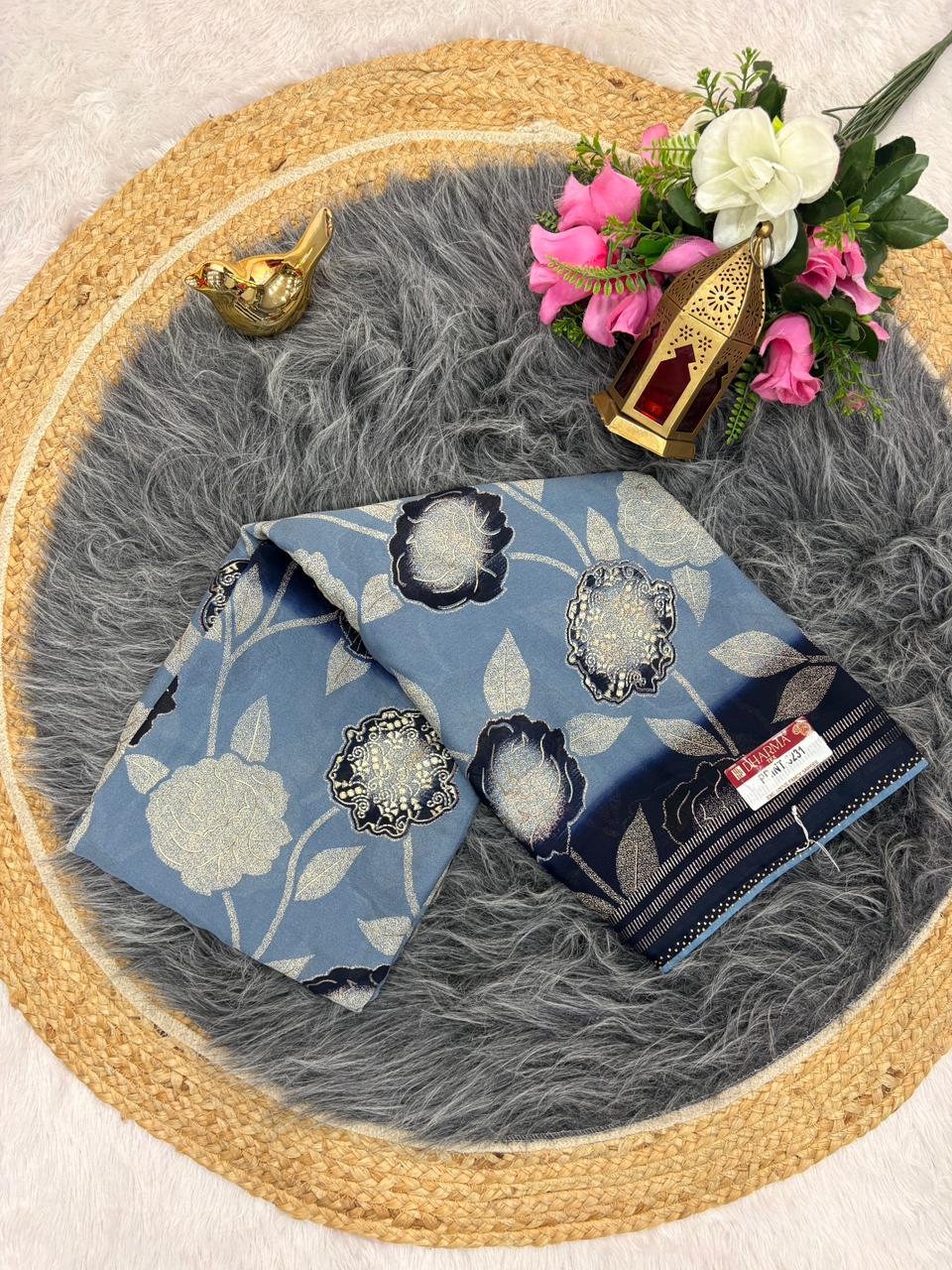 PRINT-3231 STAR GEORGETTE FABRIC SAREE WITH BEAUTIFUL PALLU WITH BEAUTIFUL FLOER PTINT ON SAREE WITH PIPING AND BLOUSE