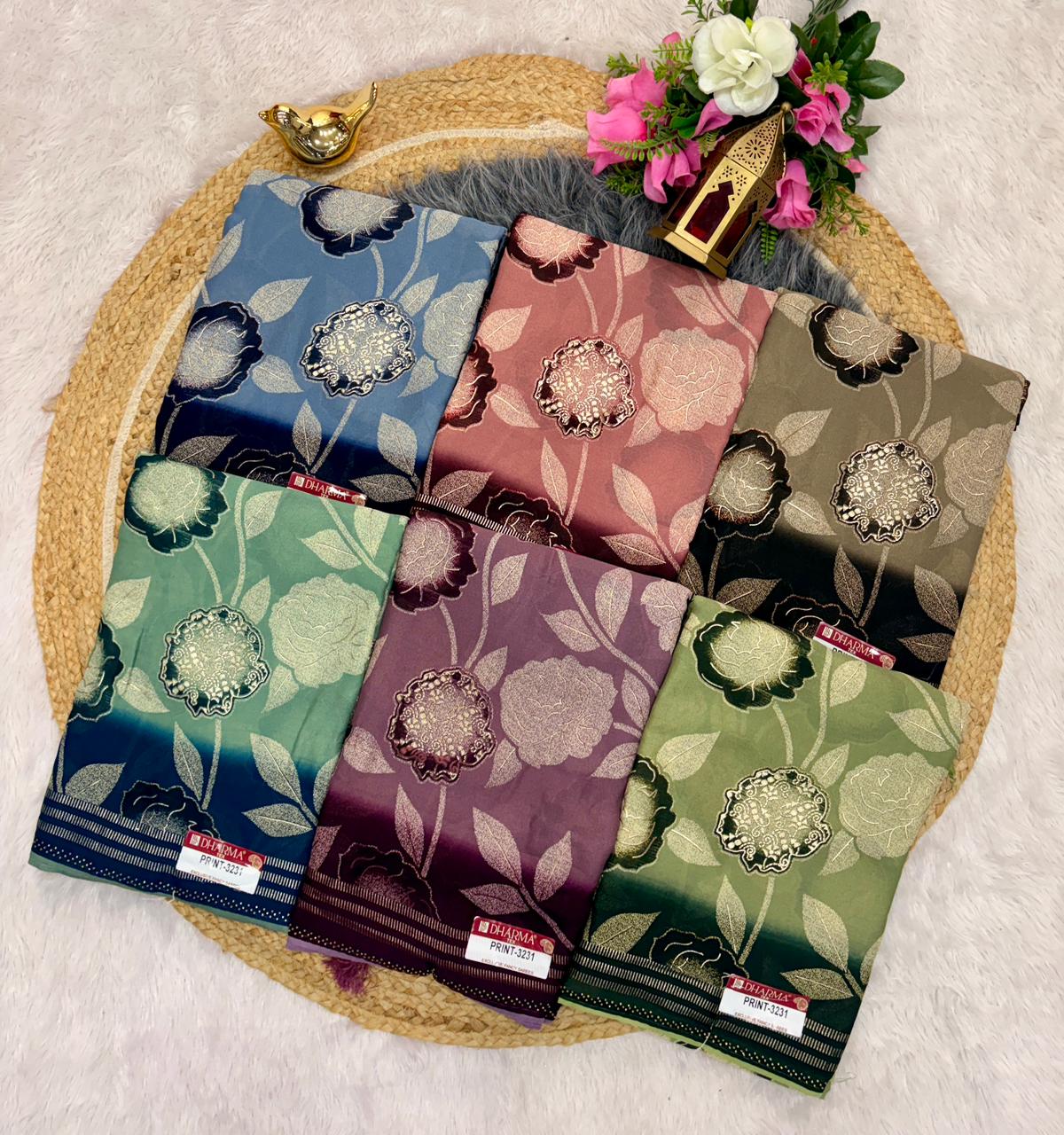 PRINT-3231 STAR GEORGETTE FABRIC SAREE WITH BEAUTIFUL PALLU WITH BEAUTIFUL FLOER PTINT ON SAREE WITH PIPING AND BLOUSE