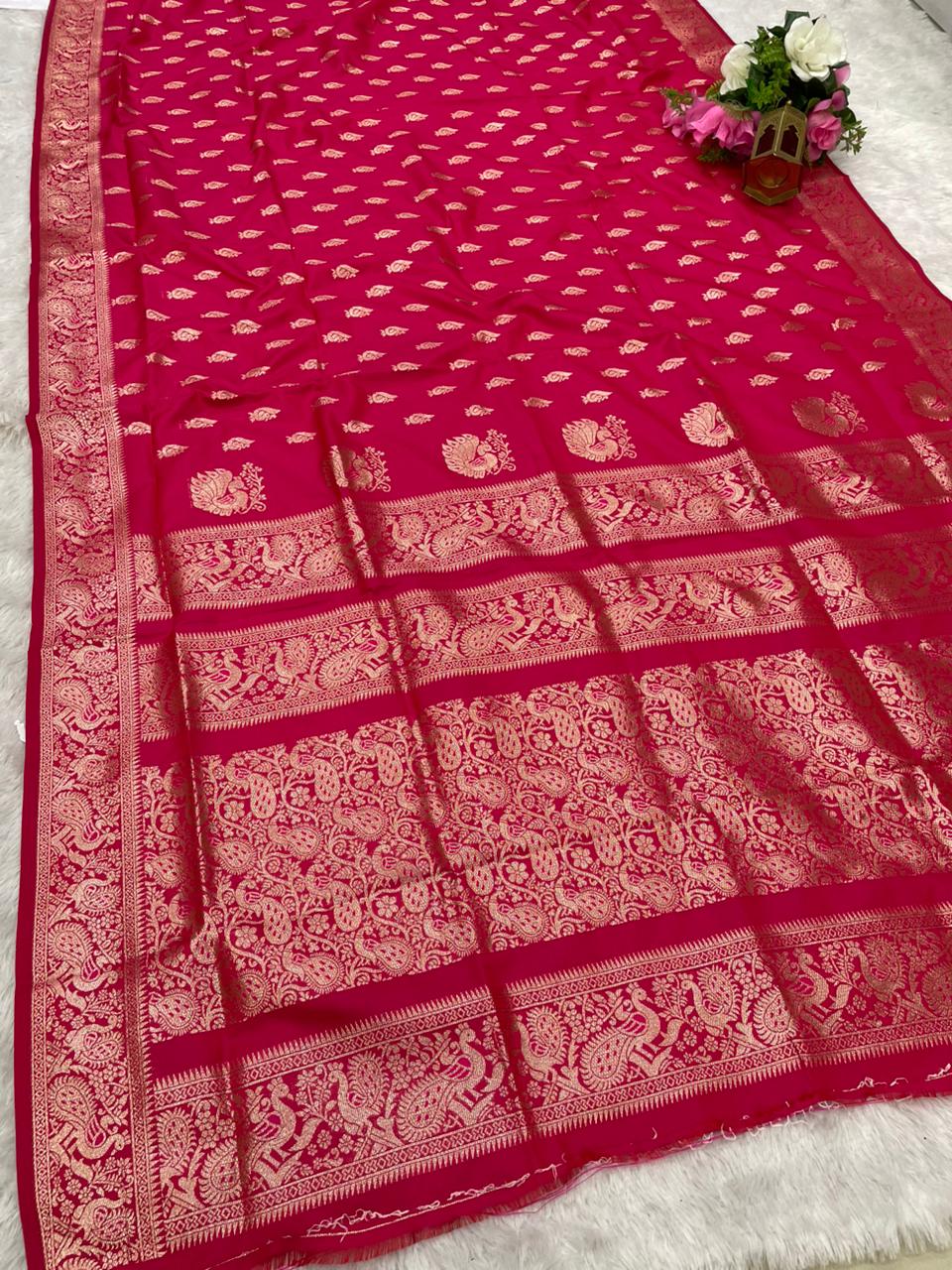 AJ-MORNI SOFT SILK FABRIC SAREE WITH  BEAUTIFUL DESIGN WITH RICH PALLU DEISGN WITH PEACOCK DESIGN ON PALLU WITH BLOUSE
