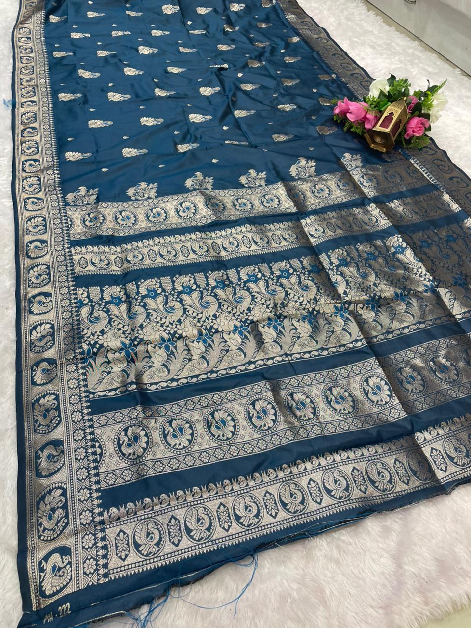 AJ-VIVANTA SOFT SILK FABRIC SAREE WITH BEAUTIFUL DESIGN WITH RICH PALLU DESIGN WITH HEAVY PEACOCK DESIGN WITH BUTTI BLOUSE