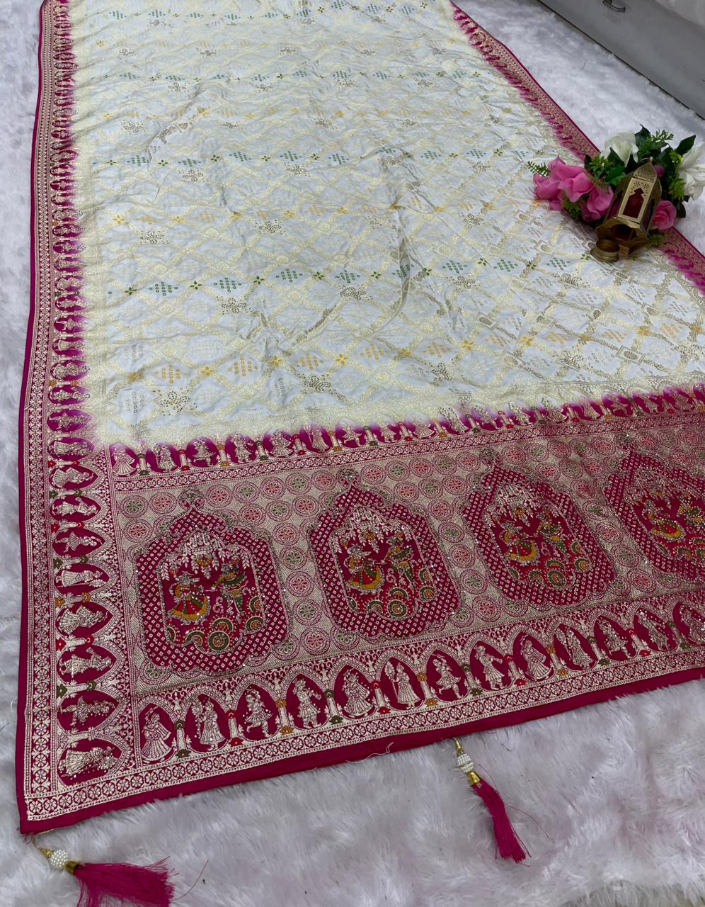 AJ-GAYATRI SOFT SILK SAREE WITH BEAUTIFUL DESIGN WITH HEAVY JARKAN WORK WITH MEENAKARI WORK AND LUXURIOUS TASSELS WITH TRENDING SAREE