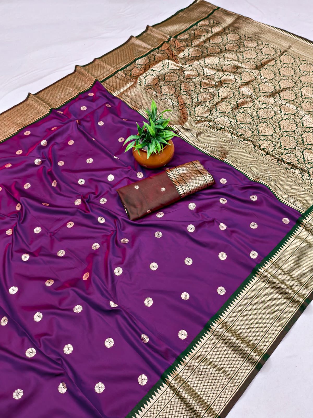 SA-7076  SOFT SILK SAREE WITH RICH PALLU DESIGN WITH BEAUTIFUL BANARASI JAREE AND CONTRAST BORDER AND PALLU WITH BUTTIDESIGN AND BUTTI BLOUSE