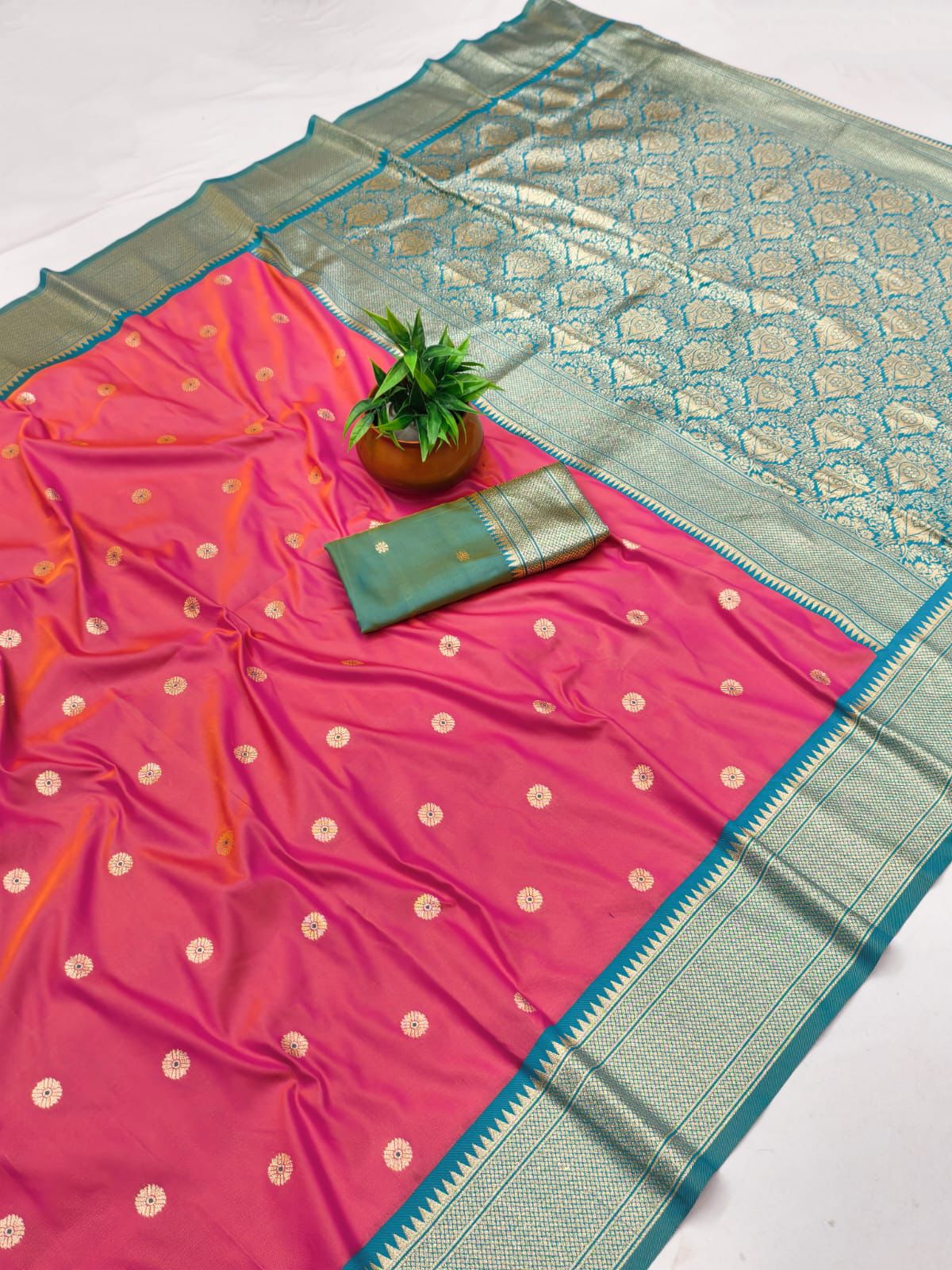 SA-7076  SOFT SILK SAREE WITH RICH PALLU DESIGN WITH BEAUTIFUL BANARASI JAREE AND CONTRAST BORDER AND PALLU WITH BUTTIDESIGN AND BUTTI BLOUSE
