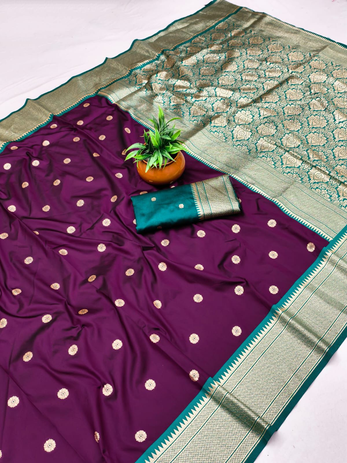 SA-7076  SOFT SILK SAREE WITH RICH PALLU DESIGN WITH BEAUTIFUL BANARASI JAREE AND CONTRAST BORDER AND PALLU WITH BUTTIDESIGN AND BUTTI BLOUSE