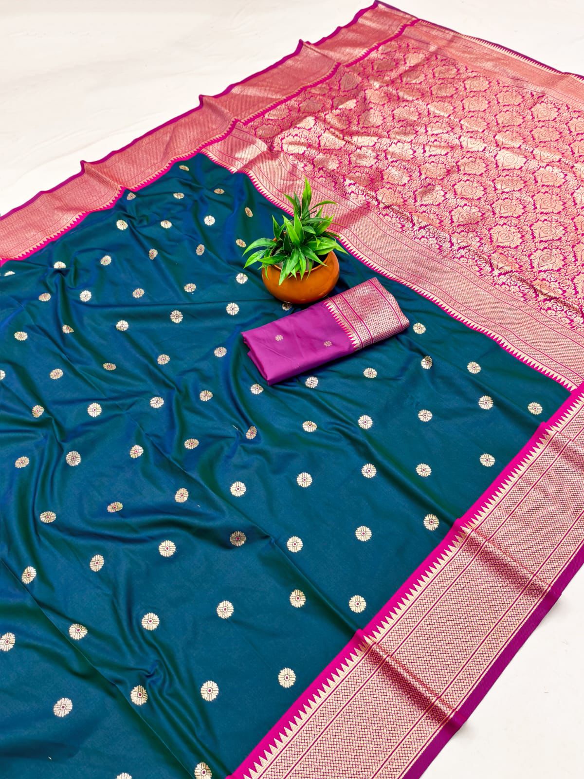 SA-7076  SOFT SILK SAREE WITH RICH PALLU DESIGN WITH BEAUTIFUL BANARASI JAREE AND CONTRAST BORDER AND PALLU WITH BUTTIDESIGN AND BUTTI BLOUSE
