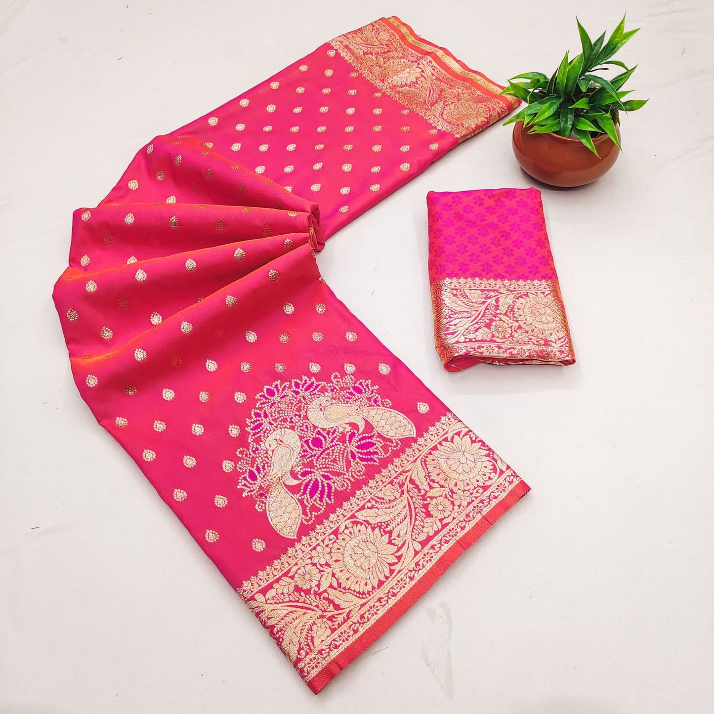 SA-7073  50/600 SOFT SILK SAREE WITH RICH PALLU AND BEAUTIFUL DAMAN PEACOCK DESIGN WITH TONE TO TONE MEENA WORK