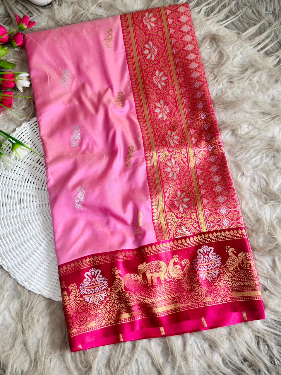 SA-7095 SOFT SILK SAREE WITH VIRAL DESIGN WITH RICH PALLU WITH DESIGN WITH BUTTA DESIGN ON  BODY WITH CONTRAST BORDER AND BLOUSE