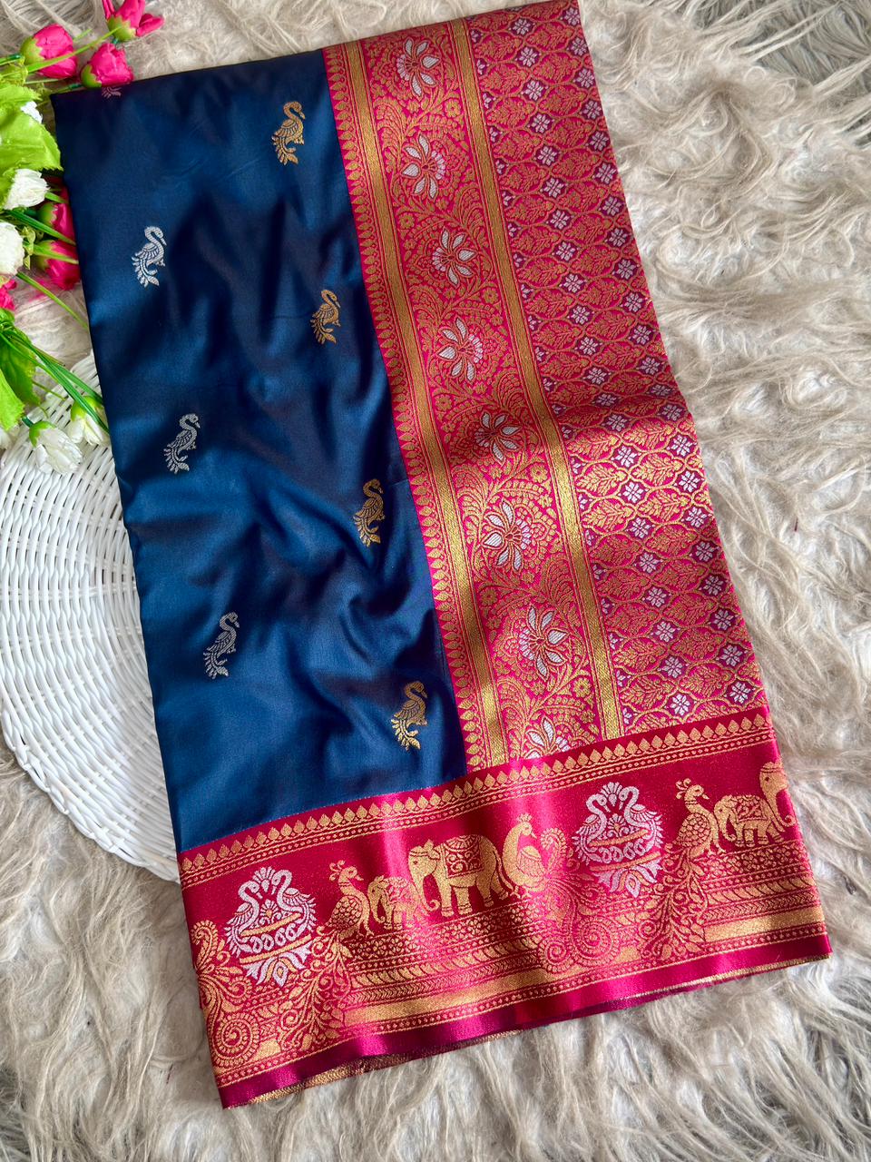 SA-7095 SOFT SILK SAREE WITH VIRAL DESIGN WITH RICH PALLU WITH DESIGN WITH BUTTA DESIGN ON  BODY WITH CONTRAST BORDER AND BLOUSE