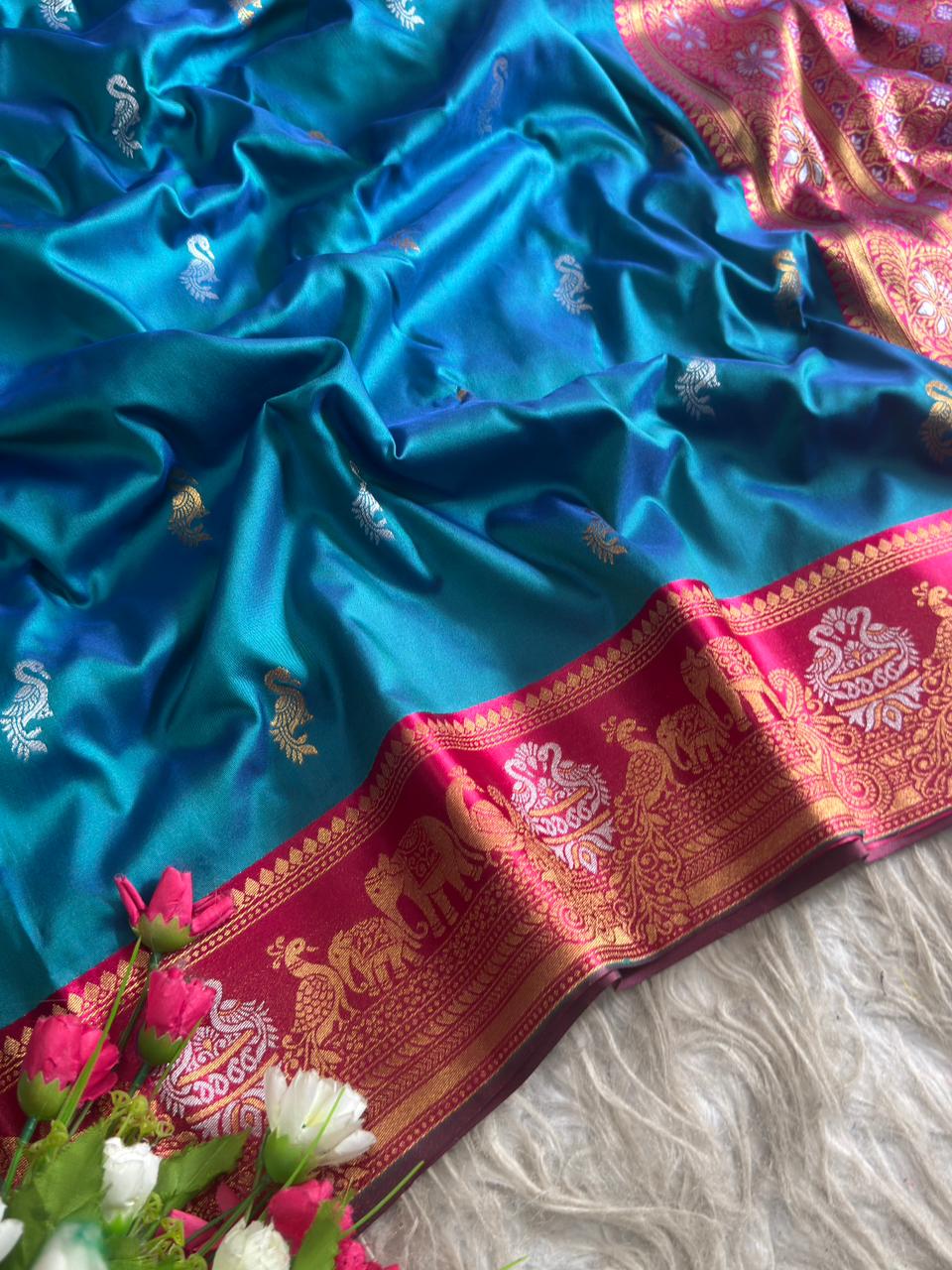 SA-7095 SOFT SILK SAREE WITH VIRAL DESIGN WITH RICH PALLU WITH DESIGN WITH BUTTA DESIGN ON  BODY WITH CONTRAST BORDER AND BLOUSE