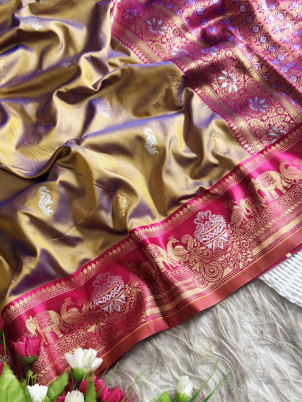 SA-7095 SOFT SILK SAREE WITH VIRAL DESIGN WITH RICH PALLU WITH DESIGN WITH BUTTA DESIGN ON  BODY WITH CONTRAST BORDER AND BLOUSE