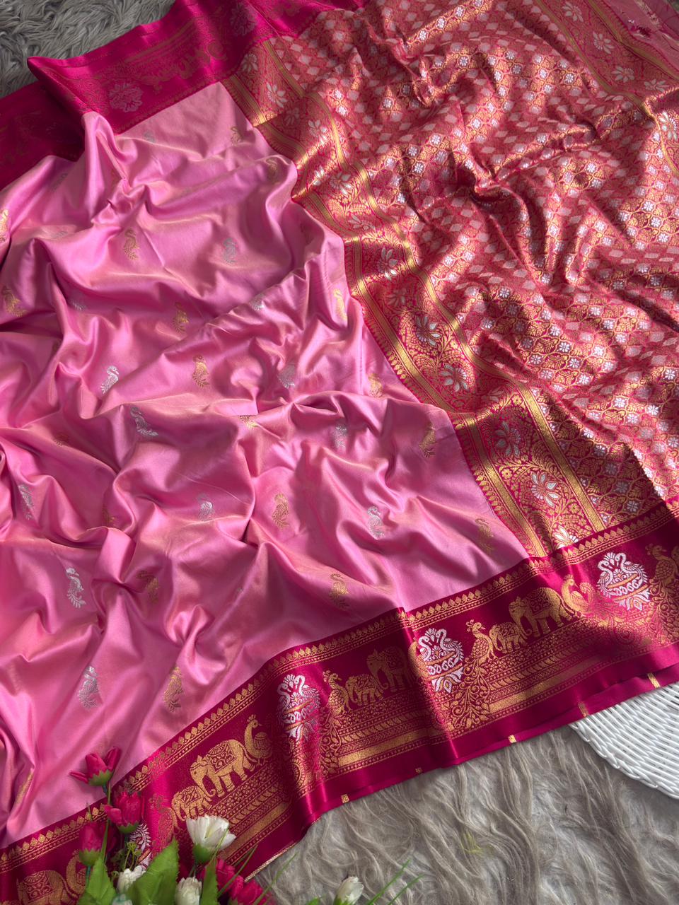 SA-7095 SOFT SILK SAREE WITH VIRAL DESIGN WITH RICH PALLU WITH DESIGN WITH BUTTA DESIGN ON  BODY WITH CONTRAST BORDER AND BLOUSE