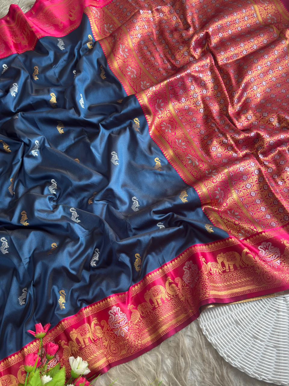 SA-7095 SOFT SILK SAREE WITH VIRAL DESIGN WITH RICH PALLU WITH DESIGN WITH BUTTA DESIGN ON  BODY WITH CONTRAST BORDER AND BLOUSE
