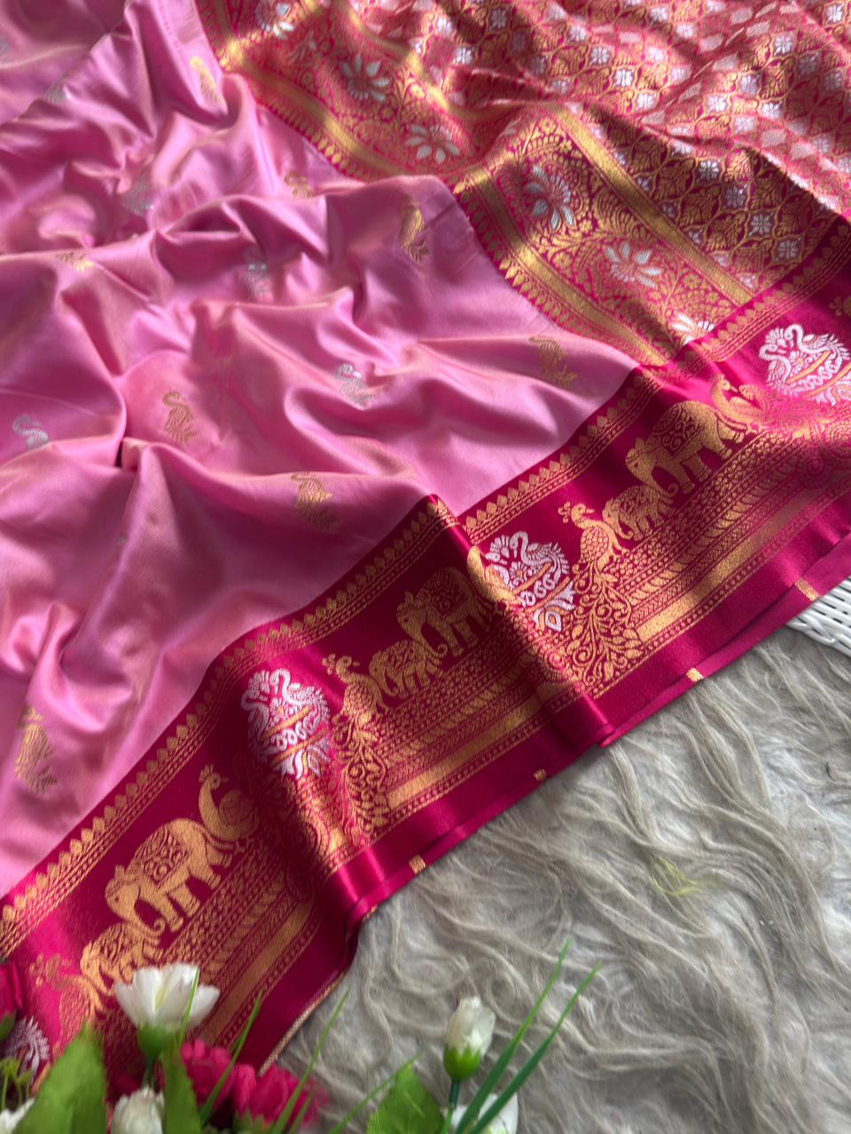 SA-7095 SOFT SILK SAREE WITH VIRAL DESIGN WITH RICH PALLU WITH DESIGN WITH BUTTA DESIGN ON  BODY WITH CONTRAST BORDER AND BLOUSE