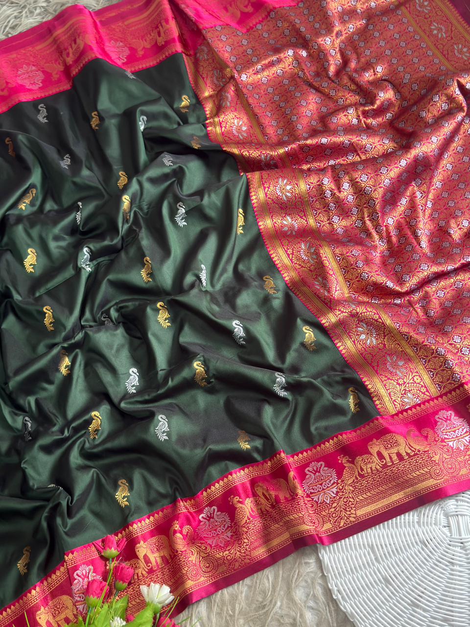 SA-7095 SOFT SILK SAREE WITH VIRAL DESIGN WITH RICH PALLU WITH DESIGN WITH BUTTA DESIGN ON  BODY WITH CONTRAST BORDER AND BLOUSE