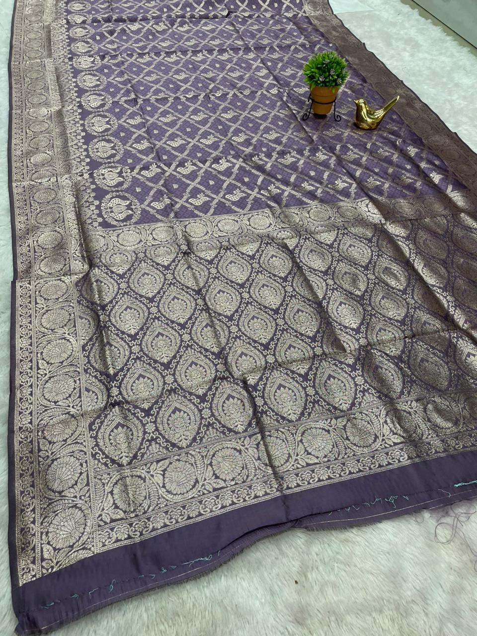 AJ-PANCHI KOTA FABRIC SAREE WITH BEAUTIFUL PALLU WITH BEAUTIFUL DESIGN WITH BUTI BLOUSE
