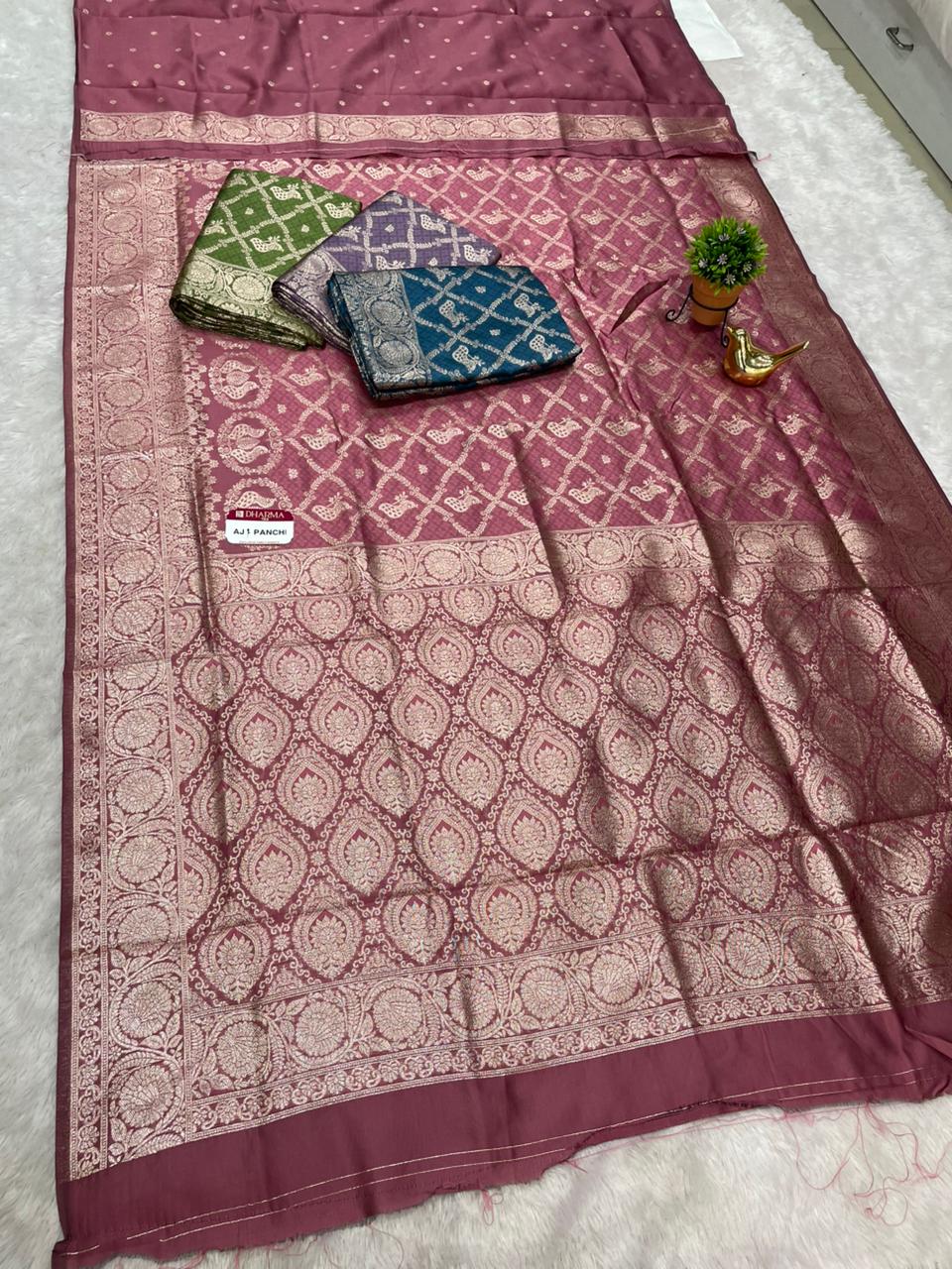 AJ-PANCHI KOTA FABRIC SAREE WITH BEAUTIFUL PALLU WITH BEAUTIFUL DESIGN WITH BUTI BLOUSE