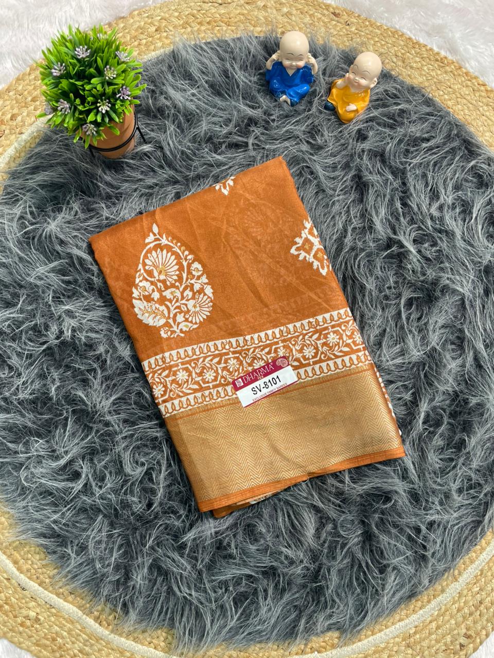 SV-8101 MAL COTTON FABRIC SAREE WITH BEAUTIFUL PALLU WITH BEAUTIFUL DESIGN ON BODY WITH BLOUSE