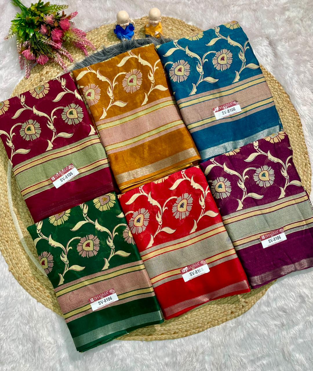 SV-8106  MAL COTTON FABRIC SAREE WITH BEAUTIFUL PALLU WITH JHAL DESIGN ON BODY WITH BLOUSE