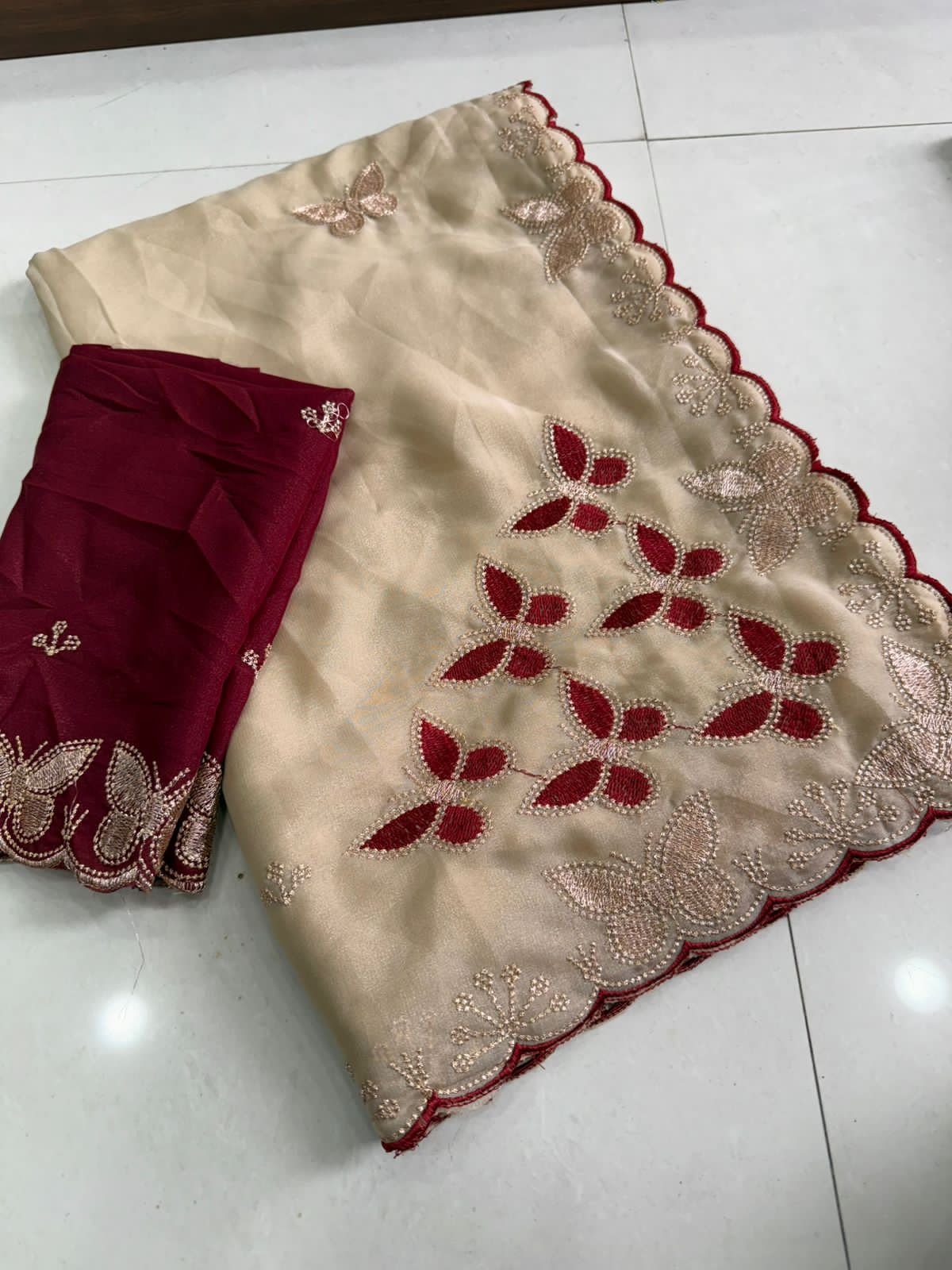 NN-2158 STAR GEORGETTE FABRIC SAREE WITH EMBROIDERY WORK WITH BEAUTIFUL DESIGN WITH CUTWORK BORDER WITH CONTRAST BUTTI BLOUSE