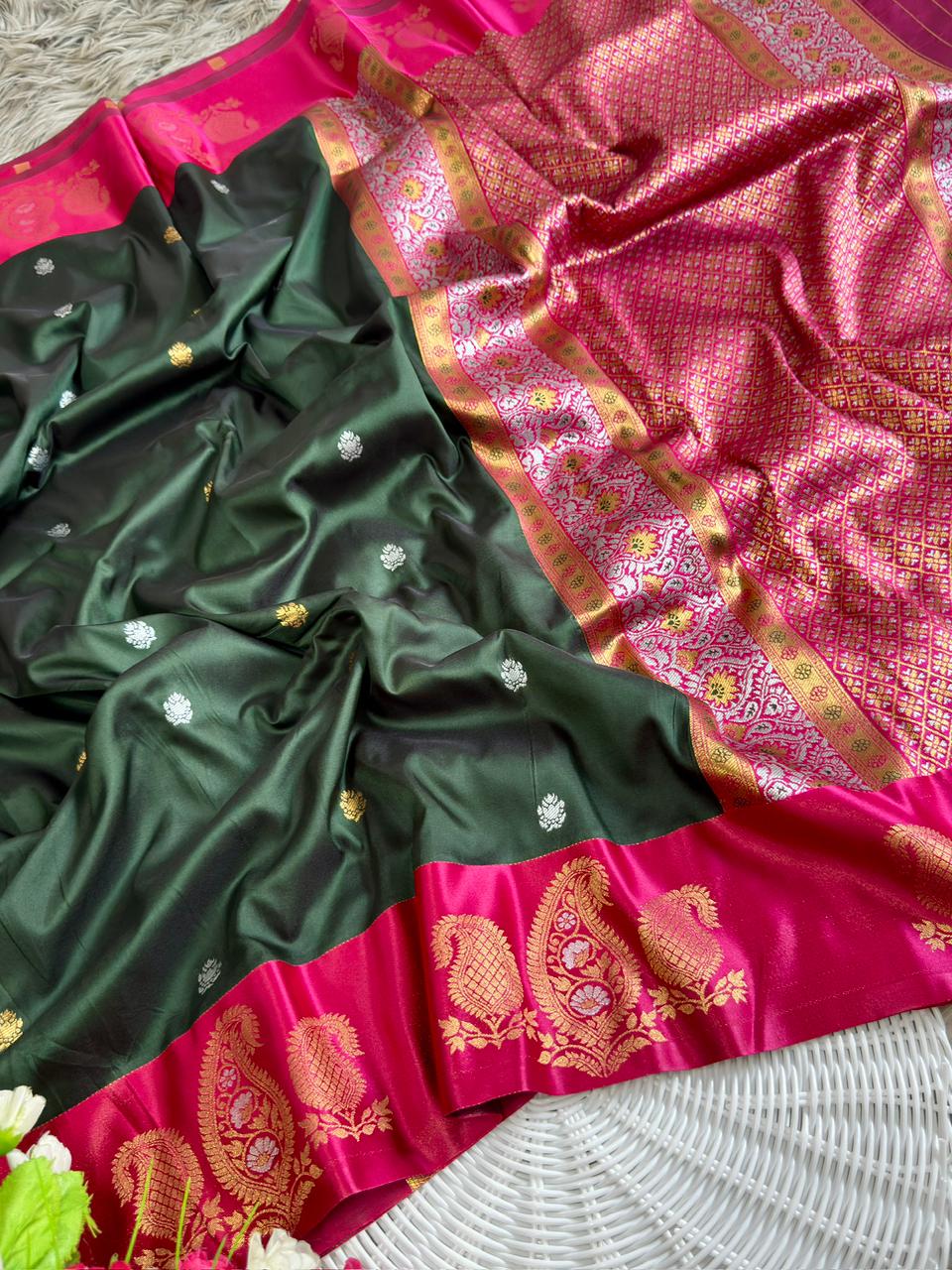 SA-7090 SOFT SILK FABRIC SAREE WITH BEAUTIFUL HEAVY DESIGN ON PALLU WITH SATIN BORDER WITH BLOUSE