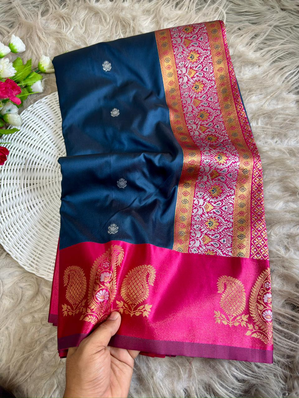 SA-7090 SOFT SILK FABRIC SAREE WITH BEAUTIFUL HEAVY DESIGN ON PALLU WITH SATIN BORDER WITH BLOUSE