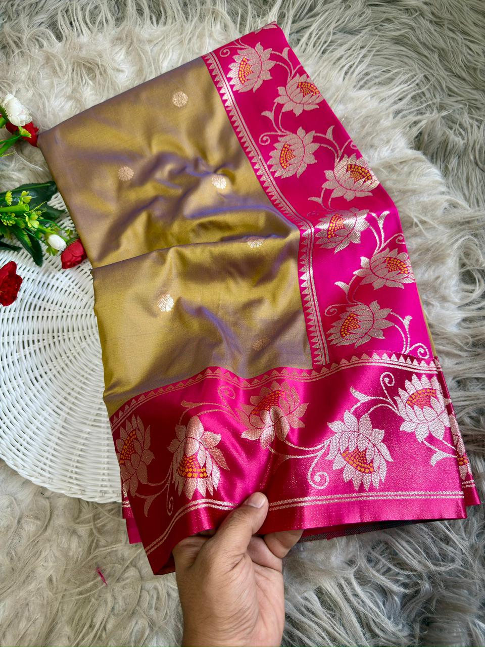 SA-7091 SOFTS SILK FABRIC SAREE  WITH BEAUTFUL PAITNAI DESIGN WITH BEAUTIFL PAITHANI DESIGN ON PALLU WITH BLOUSE