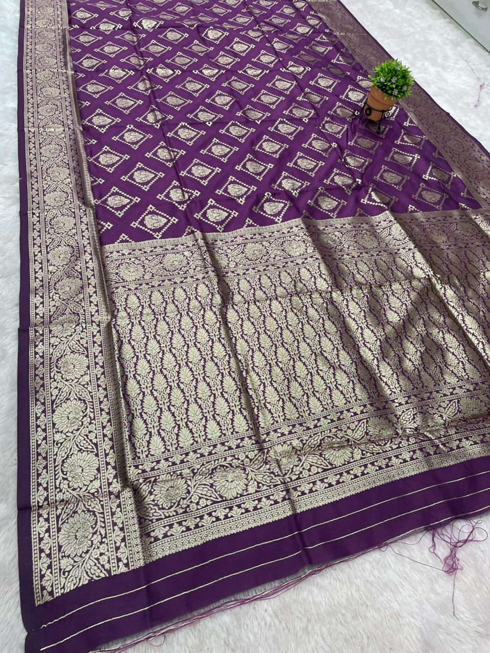 AJ-RATAN RAJ LITCHI KOTA FABRIC SAREE WITH RICH PALLU DESIGN WITH BANARSHI ZARI WORK WITH BUTTI BLOUSE