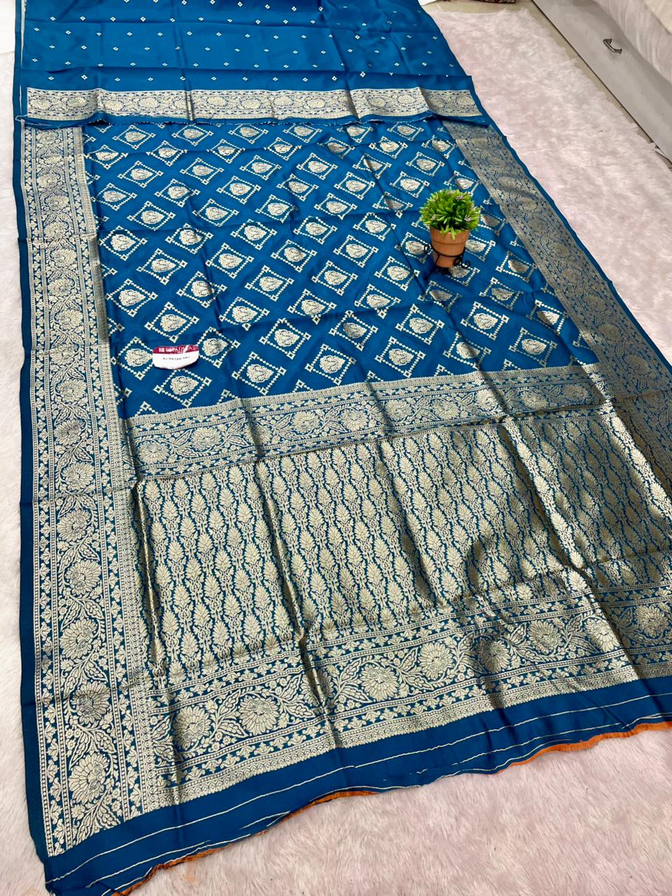 AJ-RATAN RAJ LITCHI KOTA FABRIC SAREE WITH RICH PALLU DESIGN WITH BANARSHI ZARI WORK WITH BUTTI BLOUSE