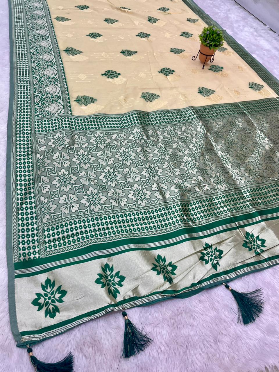 AJ-KIANA SOFT KOTA FABRIC SAREE WITH LAGNI PATTA DESIGN WITH RICH PALLU DESIGN WITH CONTRAST PALLU AND BLOUSE WITH BUTTI BLOUSE
