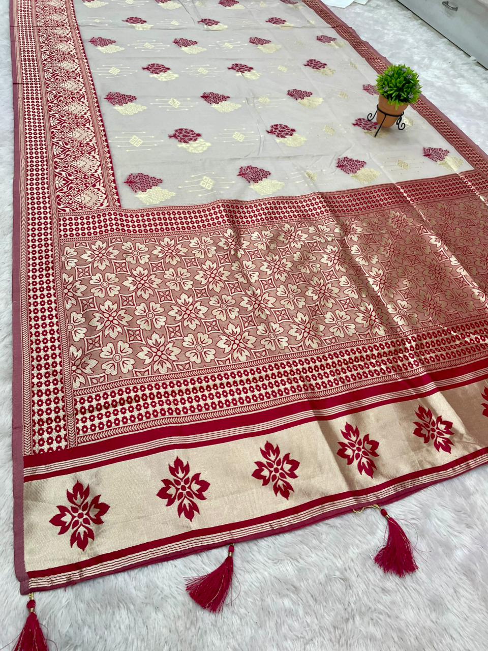 AJ-KIANA SOFT KOTA FABRIC SAREE WITH LAGNI PATTA DESIGN WITH RICH PALLU DESIGN WITH CONTRAST PALLU AND BLOUSE WITH BUTTI BLOUSE