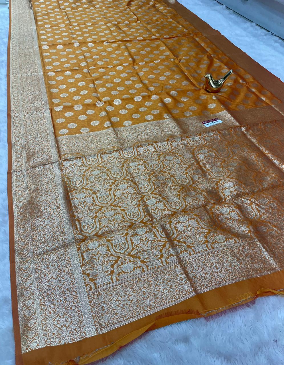 AJ-SAHIL LITCHI KOTA FABRIC SAREEE WITH RICH PALLU DEISGN WITH BANARSHI ZAREE WITH BLOUSE