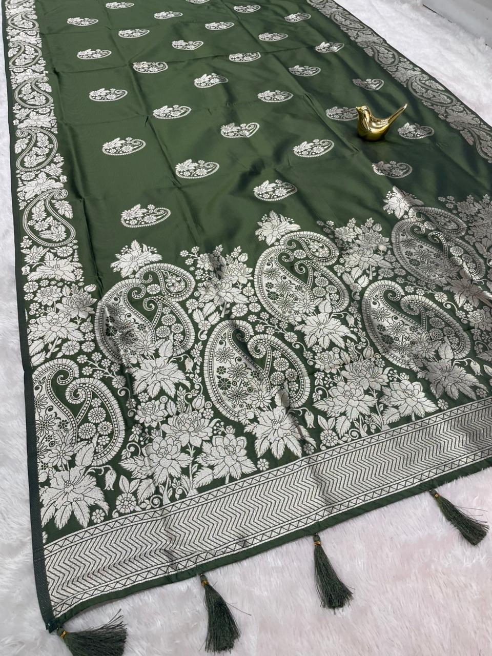 AJ-PRANIKA SOFT SILK FABRIC SAREE WITH HEAVY ZARI WORK WITH OPEN PALLU DESIGN WITH CARRY DESIGN ON ALL OVER ON SAREE WITH HEAVY BROCADE BLOUSE WITH TASSELS