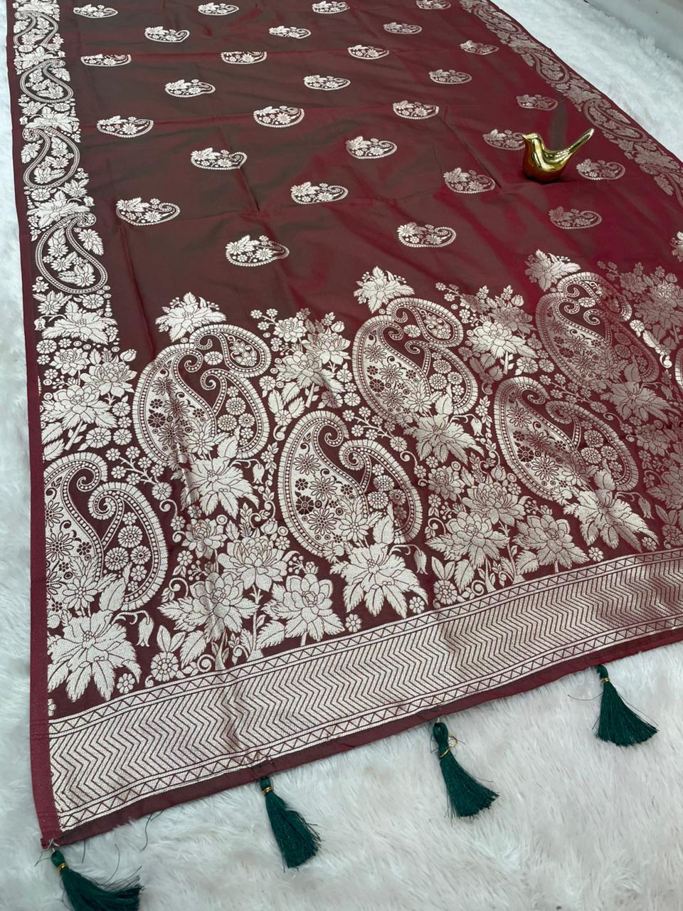 AJ-PRANIKA SOFT SILK FABRIC SAREE WITH HEAVY ZARI WORK WITH OPEN PALLU DESIGN WITH CARRY DESIGN ON ALL OVER ON SAREE WITH HEAVY BROCADE BLOUSE WITH TASSELS