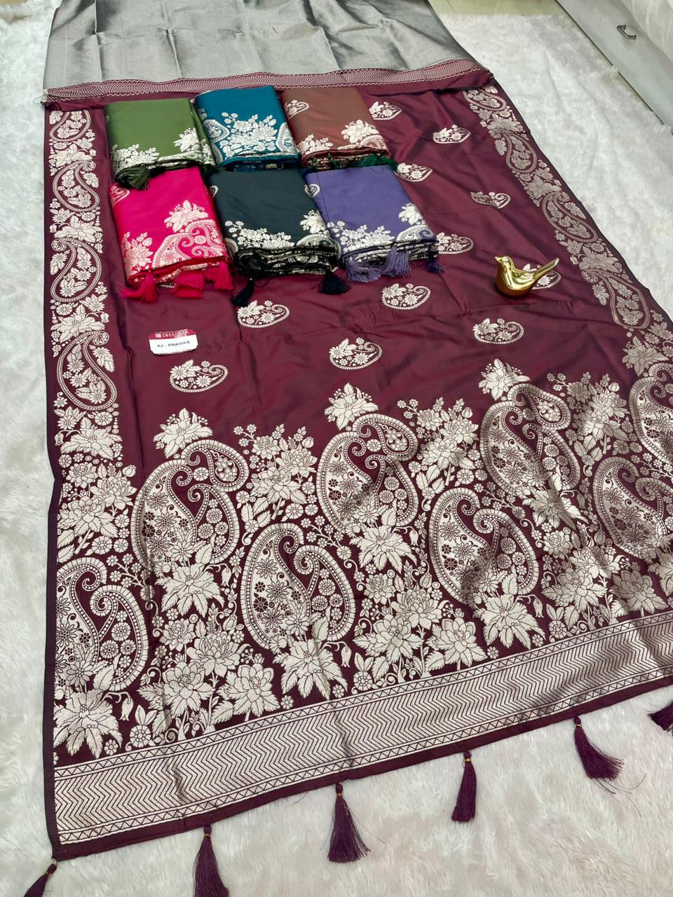 AJ-PRANIKA SOFT SILK FABRIC SAREE WITH HEAVY ZARI WORK WITH OPEN PALLU DESIGN WITH CARRY DESIGN ON ALL OVER ON SAREE WITH HEAVY BROCADE BLOUSE WITH TASSELS