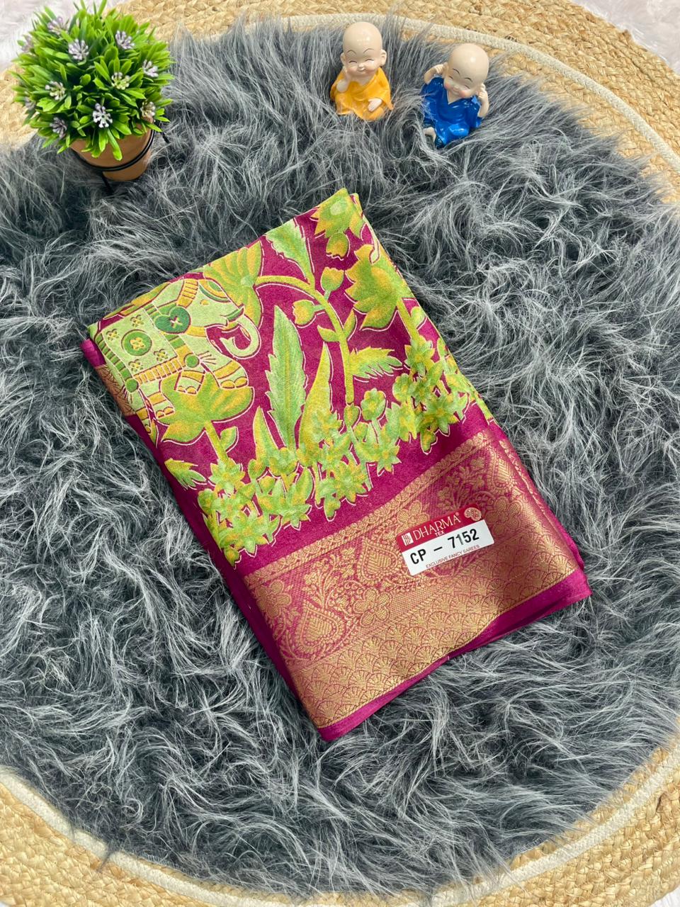 CP-7152 MARSHMALLOW FABRIC SAREE WITH BEAUTIFUL FLORAL AND GAJRAJ DESIGN WITH DOTTED PATTERNS AND GOLDEN ZARI WORK WITH BLOUSE