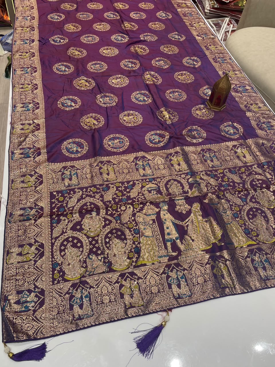 AJ-VIVAH SOFT SILK SAREE WITH BARAT PRINT WITH SIROSKE WORK AND GAJRAJ DESIGN ON BAHU AND BEAUTIFUL DAAMAN DESIGN