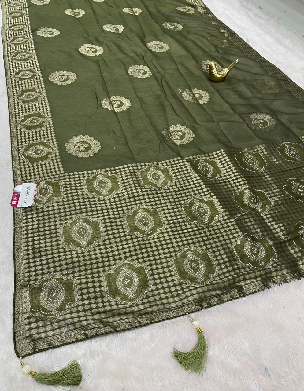 AJ-KAYAN FANCY FABRIC SAREE WITH BEAUTIFUL RICH PALLU DESIGN WITH SIROSKI WORK WITH PIPING AND LATKAN WITH BLOUSE