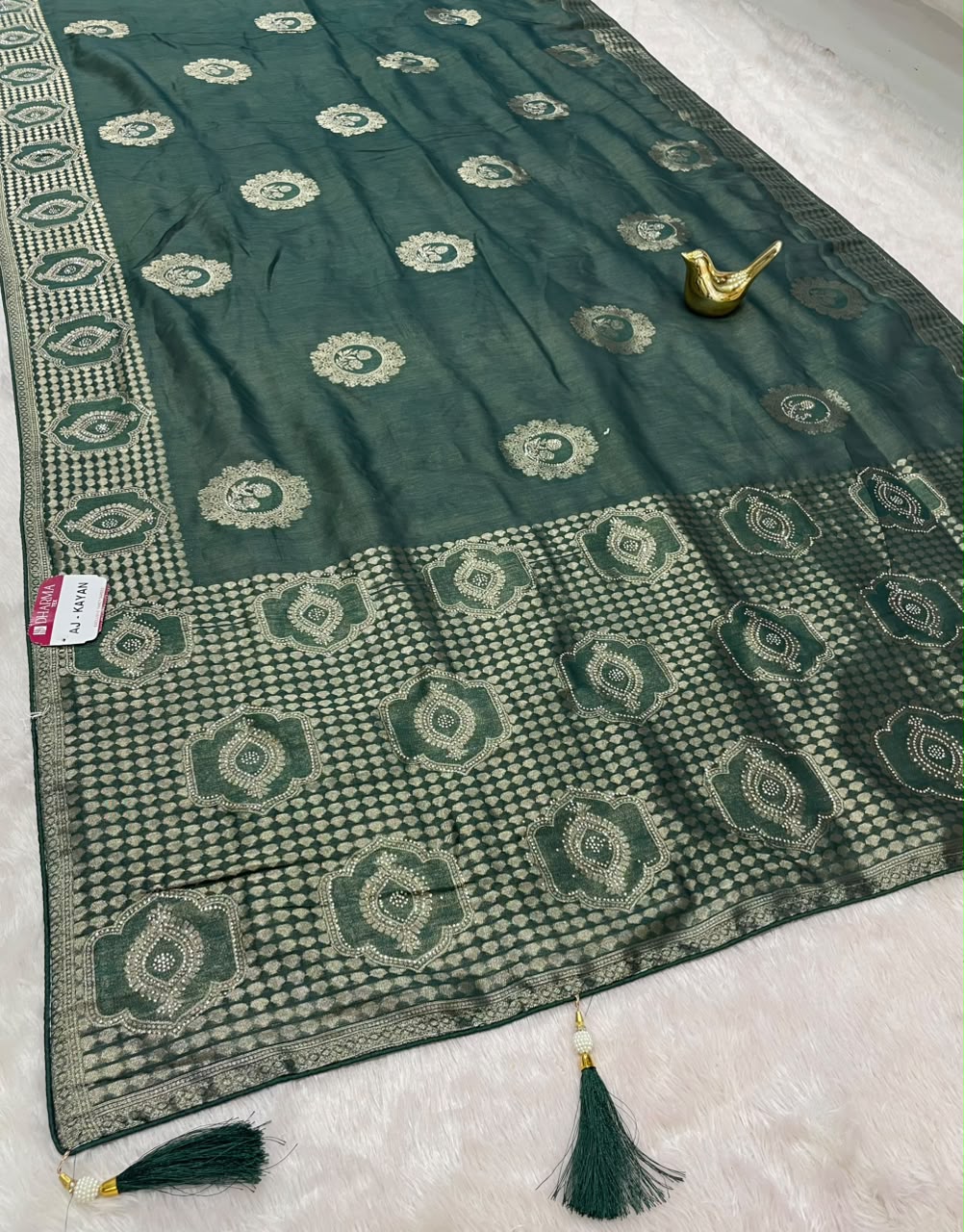 AJ-KAYAN FANCY FABRIC SAREE WITH BEAUTIFUL RICH PALLU DESIGN WITH SIROSKI WORK WITH PIPING AND LATKAN WITH BLOUSE