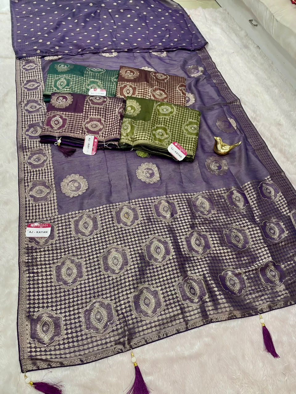 AJ-KAYAN FANCY FABRIC SAREE WITH BEAUTIFUL RICH PALLU DESIGN WITH SIROSKI WORK WITH PIPING AND LATKAN WITH BLOUSE