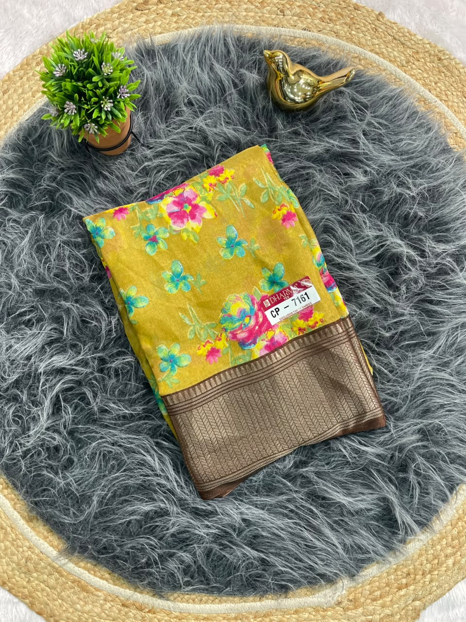 CP-7161 DOLA FABRIC SAREE BEAUTIFUL FLORAL PRINT WITH JACUARD BORDER WITH BLOUSE