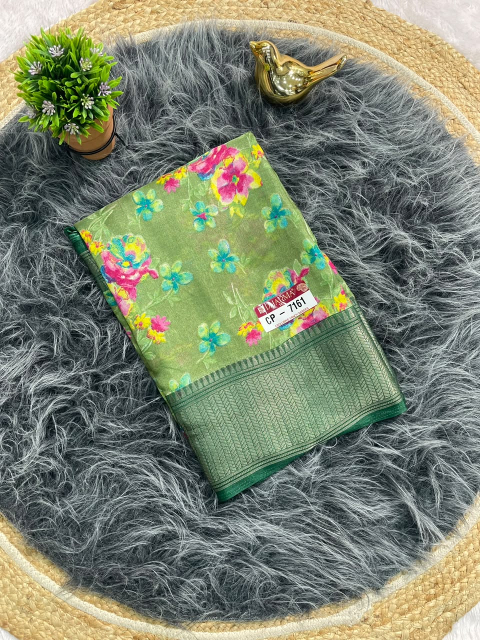 CP-7161 DOLA FABRIC SAREE BEAUTIFUL FLORAL PRINT WITH JACUARD BORDER WITH BLOUSE
