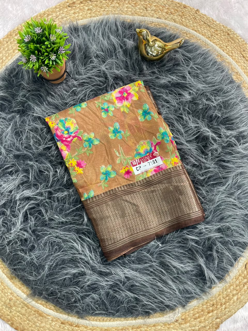 CP-7161 DOLA FABRIC SAREE BEAUTIFUL FLORAL PRINT WITH JACUARD BORDER WITH BLOUSE