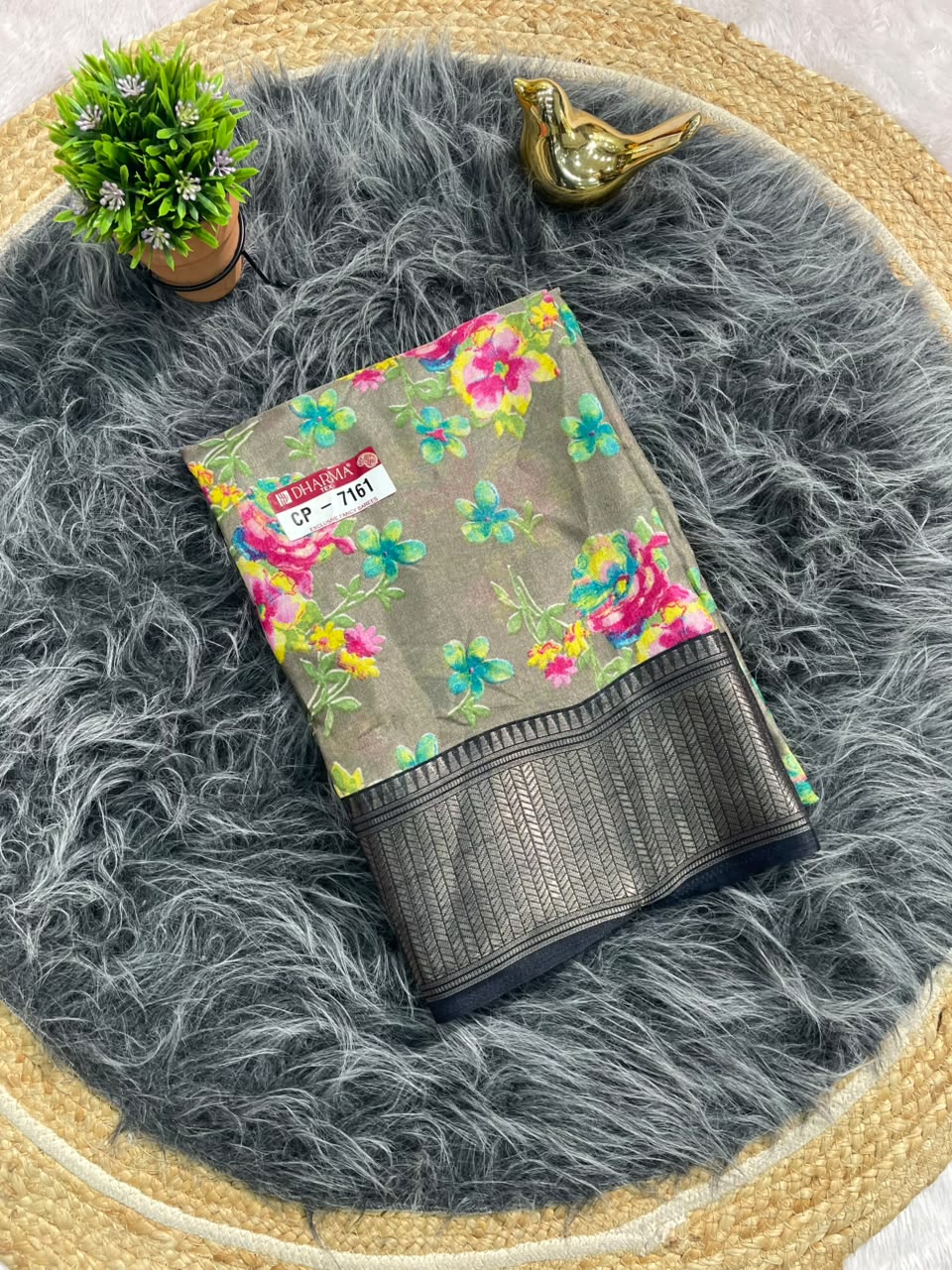 CP-7161 DOLA FABRIC SAREE BEAUTIFUL FLORAL PRINT WITH JACUARD BORDER WITH BLOUSE