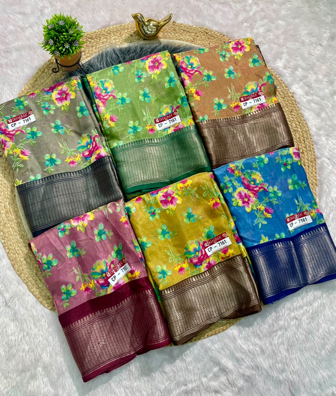 CP-7161 DOLA FABRIC SAREE BEAUTIFUL FLORAL PRINT WITH JACUARD BORDER WITH BLOUSE