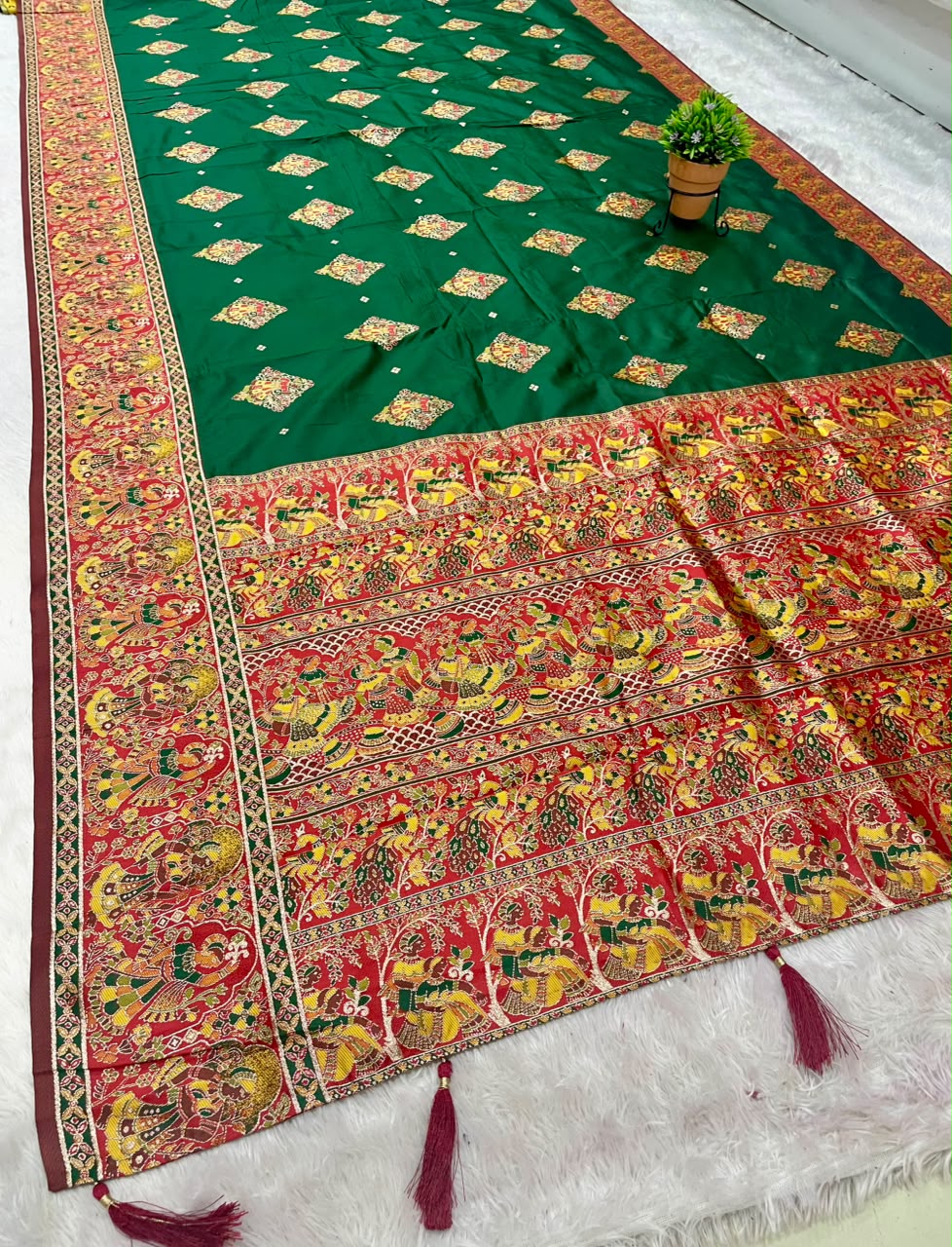 AJ-KAVYA SOFT SILK FABRIC SAREE WITH BEAUTIFUL RICH PALLU DESIGN WITH POSITION PRINT WITH PIPING AND LATKKAN AND BLOUSE