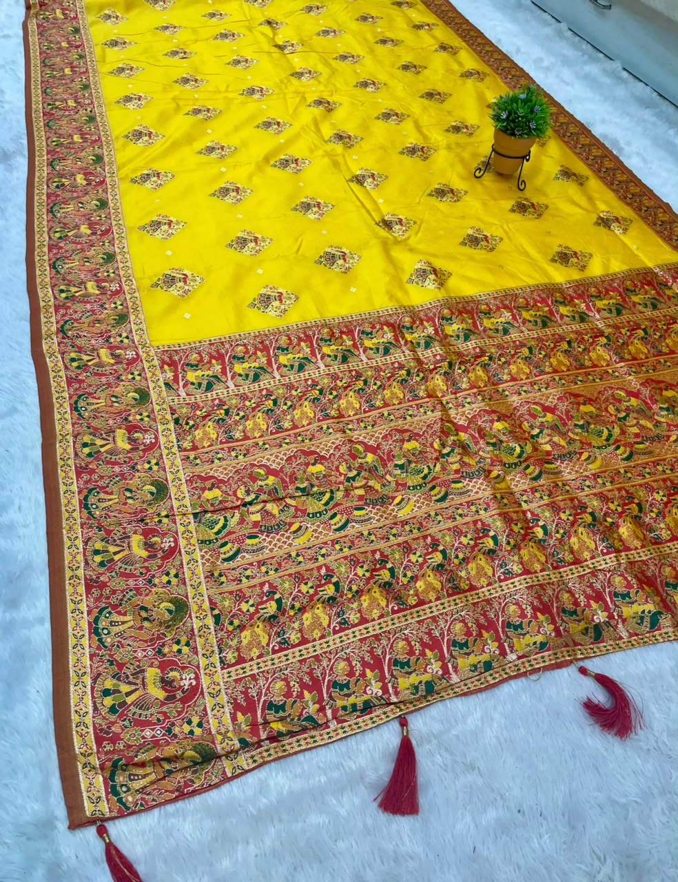 AJ-KAVYA SOFT SILK FABRIC SAREE WITH BEAUTIFUL RICH PALLU DESIGN WITH POSITION PRINT WITH PIPING AND LATKKAN AND BLOUSE