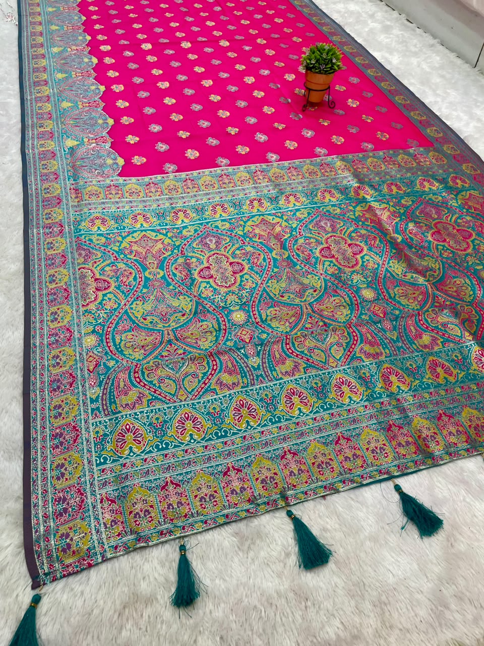 AJ-SHIVANI SOFT SILK FABRIC SAREE WITH HEAVU RICH PALLU DESIGN WITH DAMAN DESIGN WITH PIPING AND LATKAN WITH BLOUSE